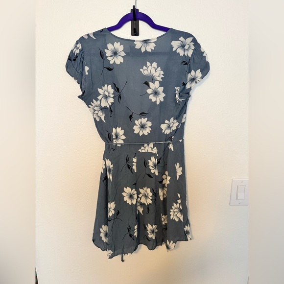 Reformation Oyster Wrap Dress Mini Frederica Blue White Floral Size Large - Picture 5 of 7